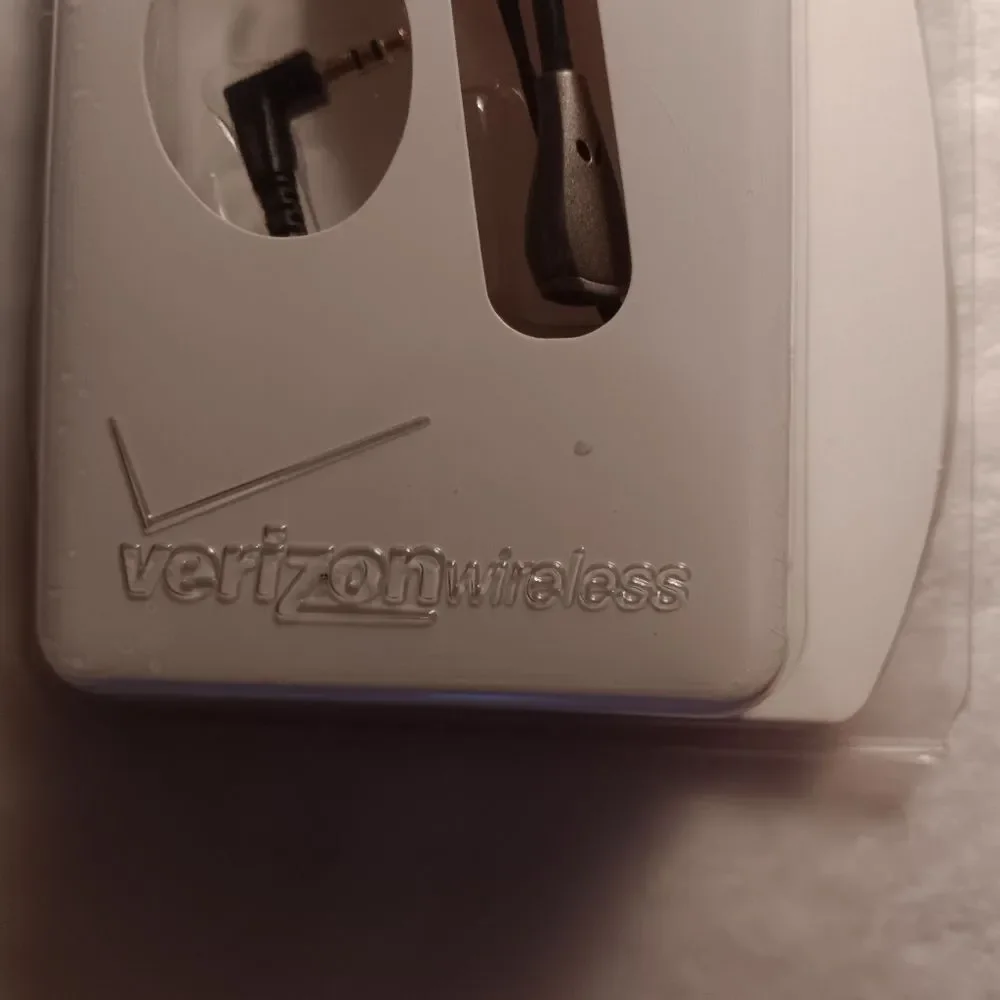 Verizon Wireless Exclusive Wired Headset